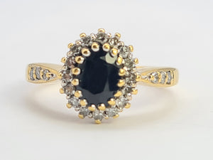 0751: Vintage: 18ct Gold Australian Blue Sapphire 22 Diamonds Ring