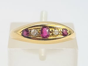 0753: intage: 18ct Gold Rubies Diamonds Stacker/Dress Ring- Date Mark -1967