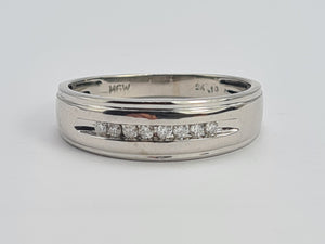 0238: Vintage: 9ct White Gold 8 Diamonds Band (0.1ct) - crisp, clean, sparkling