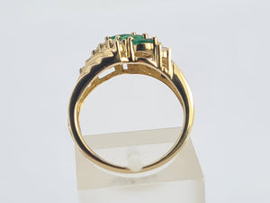 0418: Vintage: 14ct Gold Emeralds Diamonds Openwork Ring- lovely combination