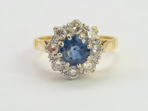 0578: Vintage: 18ct Gold Cornflower Blue Sapphire Diamonds Cluster Ring- extremely fine example