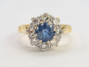 0578: Vintage: 18ct Gold Cornflower Blue Sapphire Diamonds Cluster Ring- extremely fine example