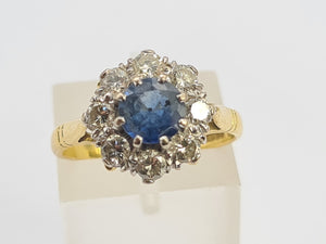 0578: Vintage: 18ct Gold Cornflower Blue Sapphire Diamonds Cluster Ring- extremely fine example