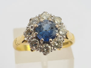 0578: Vintage: 18ct Gold Cornflower Blue Sapphire Diamonds Cluster Ring- extremely fine example