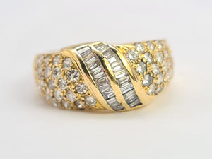 0663: Vintage: 18ct Gold ( 1.52 Carats) 76 Diamonds Statement Ring-