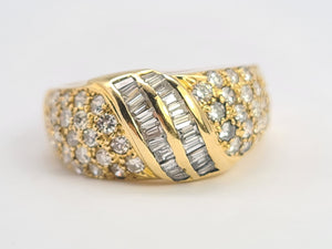 0663: Vintage: 18ct Gold ( 1.52 Carats) 76 Diamonds Statement Ring-