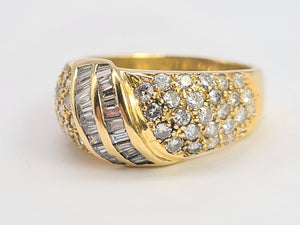 0663: Vintage: 18ct Gold ( 1.52 Carats) 76 Diamonds Statement Ring-