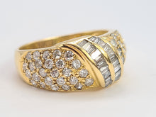 Load image into Gallery viewer, 0663: Vintage: 18ct Gold ( 1.52 Carats) 76 Diamonds Statement Ring-
