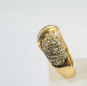 0663: Vintage: 18ct Gold ( 1.52 Carats) 76 Diamonds Statement Ring-