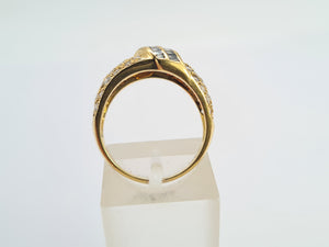 0663: Vintage: 18ct Gold ( 1.52 Carats) 76 Diamonds Statement Ring-