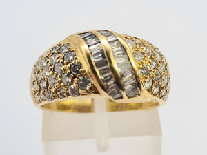 0663: Vintage: 18ct Gold ( 1.52 Carats) 76 Diamonds Statement Ring-