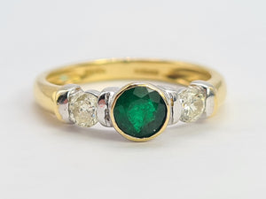 0671: Vintage: 18ct Yellow Gold Emerald Diamonds 3 Stones Art Deco Style Ring