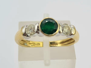 0671: Vintage: 18ct Yellow Gold Emerald Diamonds 3 Stones Art Deco Style Ring