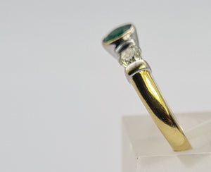 0671: Vintage: 18ct Yellow Gold Emerald Diamonds 3 Stones Art Deco Style Ring