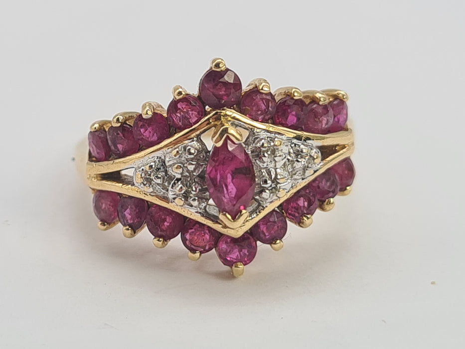 Vintage: 14ct Gold Art Deco Style Ruby & Diamond Cluster Ring