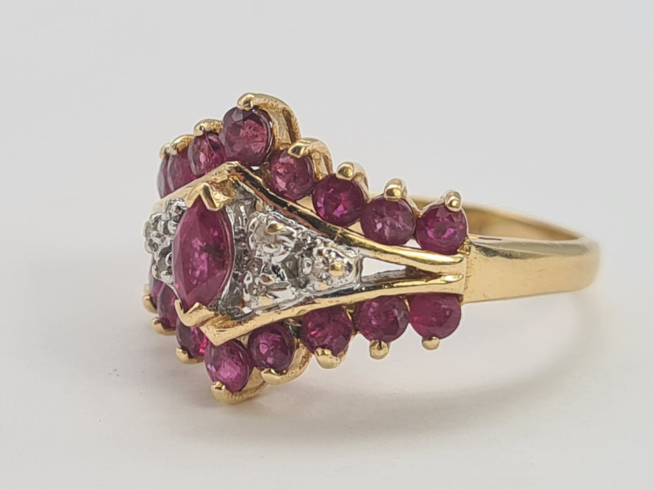Vintage: 14ct Gold Art Deco Style Ruby & Diamond Cluster Ring