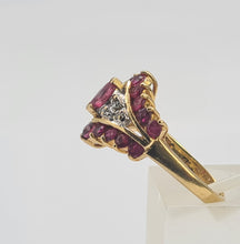 Cargar imagen en el visor de la galería, 0714: Vintage: 14ct Gold Art Deco Style Rubies Diamonds Cluster Ring- striking design
