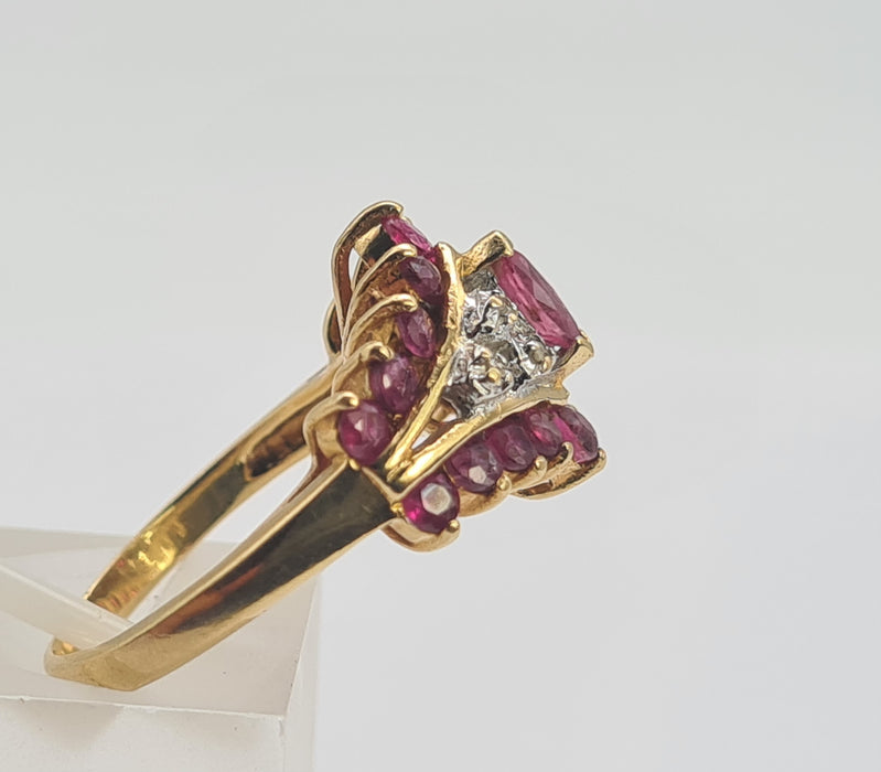 Vintage: 14ct Gold Art Deco Style Ruby & Diamond Cluster Ring