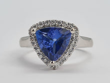 Load image into Gallery viewer, 0158: Vintage: 18ct White Gold Trilliant Cut Tanzanite 21 Diamonds Cocktail Ring
