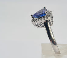 Load image into Gallery viewer, 0158: Vintage: 18ct White Gold Trilliant Cut Tanzanite 21 Diamonds Cocktail Ring
