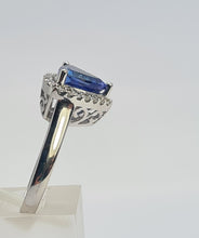 Load image into Gallery viewer, 0158: Vintage: 18ct White Gold Trilliant Cut Tanzanite 21 Diamonds Cocktail Ring
