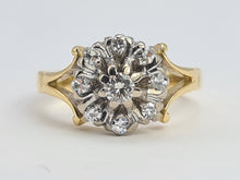 Load image into Gallery viewer, 0288: Vintage: 18ct Gold 9 Brilliant Cut Diamonds Cluster Ring- super sparkly
