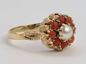 0477: Vintage: 9ct Gold Pearl Corals Flower Head Ring - Date- Mark 1968