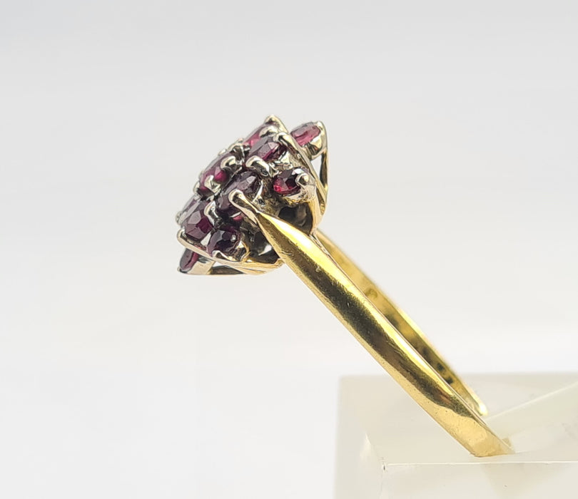 6186 Vintage: 18ct Gold Rich Red Rubies Cluster Ring-From 1974