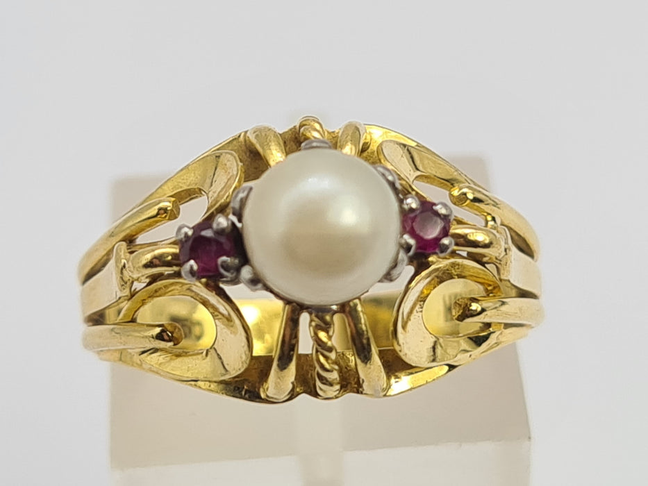 6136 Vintage: Rare: 18ct Gold Cultured Pearl Rubies Cocktail Ring