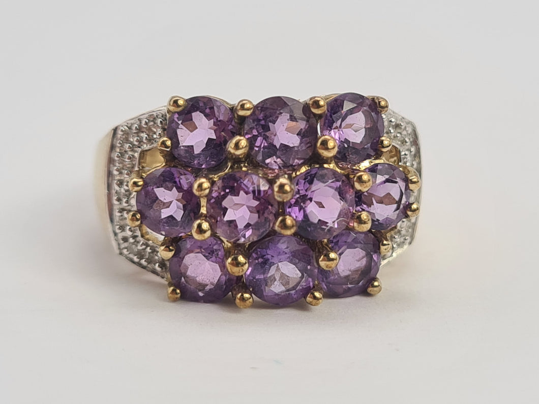 0698: Vintage: 9ct Gold Purple Amethysts 14 Diamonds Cocktail Ring