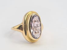 Load image into Gallery viewer, 0701:  Vintage &amp; Old 9ct Gold Lilac Amethyst Bezel Set Ring- lovely mature stone
