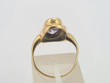 Load image into Gallery viewer, 0701:  Vintage &amp; Old 9ct Gold Lilac Amethyst Bezel Set Ring- lovely mature stone
