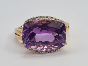 0727: Vintage: Rare 9ct Gold Rectangular Cushion Cut Purple Amethyst 18 Diamonds Cocktail Ring- marvellous&nbsp;