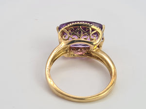 0727: Vintage: Rare 9ct Gold Rectangular Cushion Cut Purple Amethyst 18 Diamonds Cocktail Ring- marvellous&nbsp;