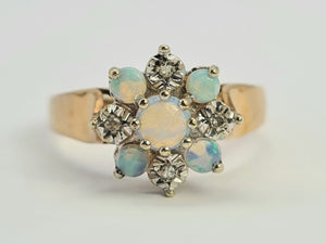 0739: Vintage: 9ct Gold White Opals Diamonds Flower Head Ring- Date-Mark 1976