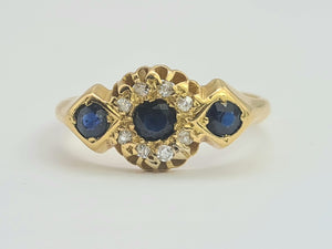 0566: Antique: 18ct Gold Art Deco Cornflower Blue Sapphires Diamonds Ring- remarkable