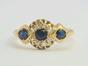 0566: Antique: 18ct Gold Art Deco Cornflower Blue Sapphires Diamonds Ring- remarkable