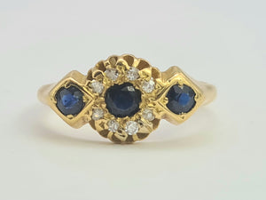 0566: Antique: 18ct Gold Art Deco Cornflower Blue Sapphires Diamonds Ring- remarkable