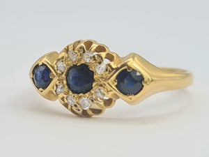 0566: Antique: 18ct Gold Art Deco Cornflower Blue Sapphires Diamonds Ring- remarkable