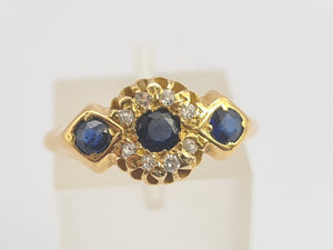 0566: Antique: 18ct Gold Art Deco Cornflower Blue Sapphires Diamonds Ring- remarkable