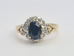 0686: Vintage: 9ct Gold French Blue Sapphire Diamonds Cluster Ring-