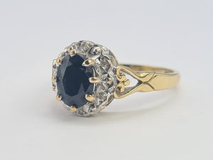 0686: Vintage: 9ct Gold French Blue Sapphire Diamonds Cluster Ring-