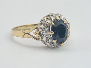 0686: Vintage: 9ct Gold French Blue Sapphire Diamonds Cluster Ring-