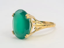 Load image into Gallery viewer, 5571: Vintage: Vivacious 9ct Gold Translucent Green Agate Signet Ring
