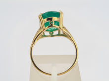 Load image into Gallery viewer, 5571: Vintage: Vivacious 9ct Gold Translucent Green Agate Signet Ring
