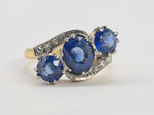 Load image into Gallery viewer, 0657: Vintage &amp; Old: 18ct Gold Cornflower Blue Sapphires Diamonds Ring
