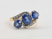 Load image into Gallery viewer, 0657: Vintage &amp; Old: 18ct Gold Cornflower Blue Sapphires Diamonds Ring
