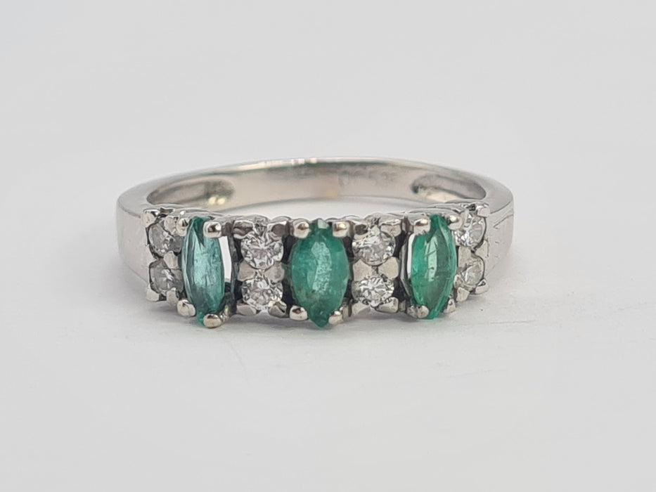 0679: Vintage 14ct White Gold 3 Emeralds 8 Natural Sparkling Diamonds Dress Ring