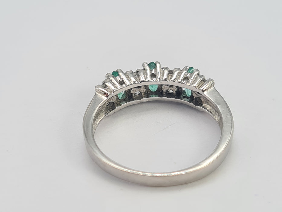 0679: Vintage 14ct White Gold 3 Emeralds 8 Natural Sparkling Diamonds Dress Ring