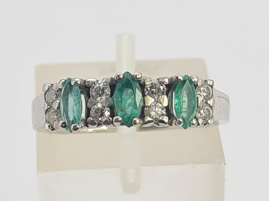 0679: Vintage 14ct White Gold 3 Emeralds 8 Natural Sparkling Diamonds Dress Ring